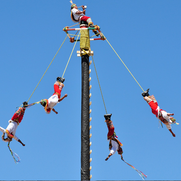 Asistir a una ceremonia de los Voladores de Papantla – PAPANTLA, PUEBLOS MÁGICOS